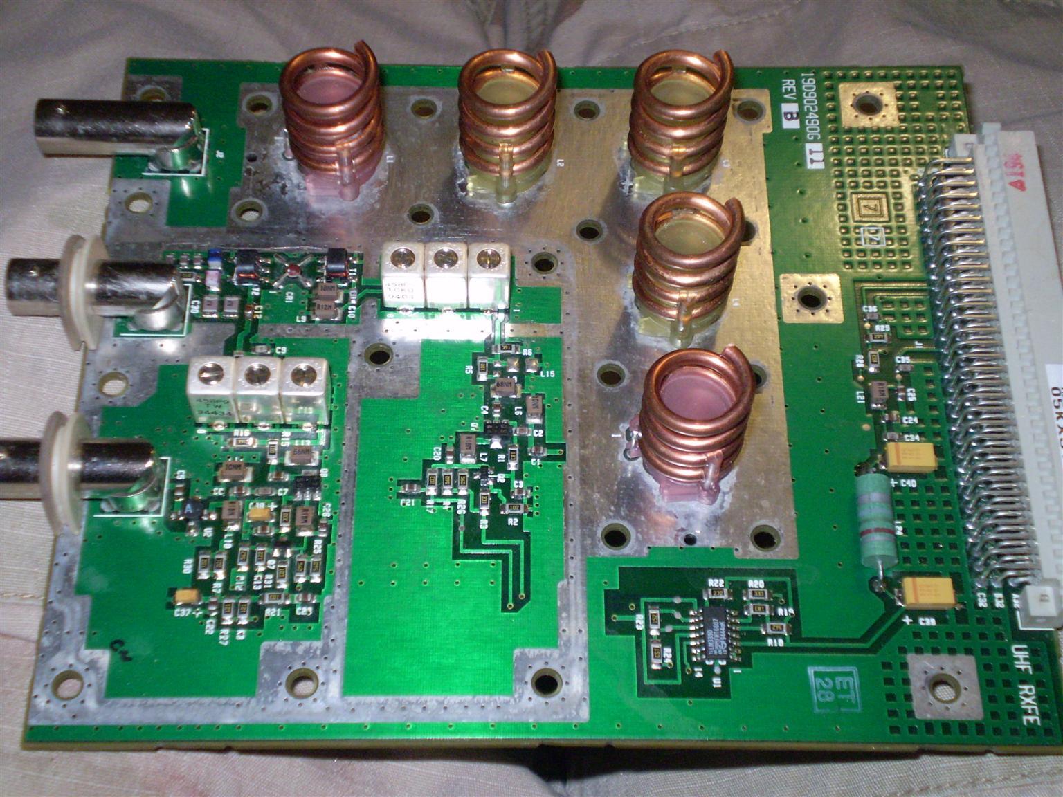 M/A-COM HARRIS CELWAVE MASTR III UHF 110W Power Amp 440-512 Mhz EA101292V22 #C 